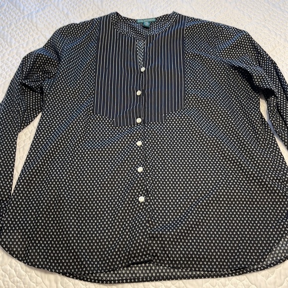 Lauren by Ralph Lauren light weight cotton button down blouse. - Picture 2 of 7